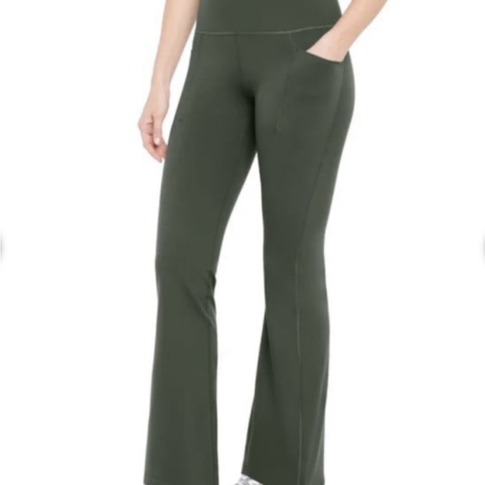 NWT GapFit Climbing Ivy Green Flare Legging